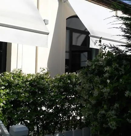 Montebello Loft Bed & Breakfast *